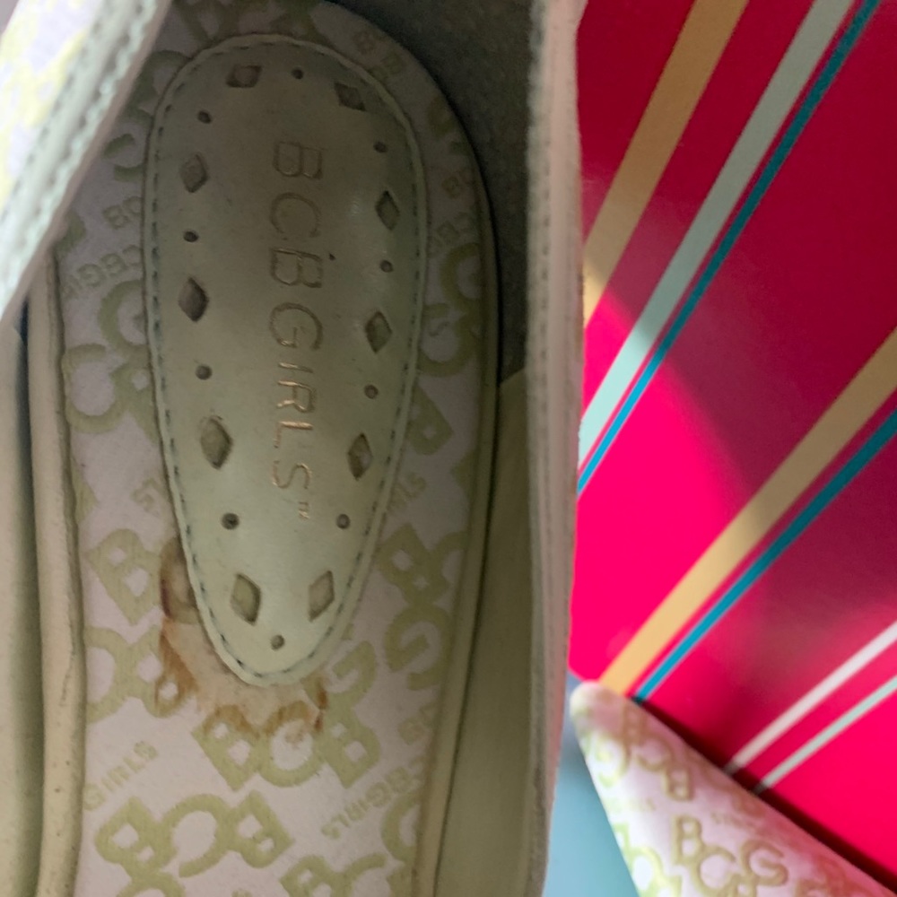 VINTAGE MINT LOGO MONOGRAM BCBG STILETTOS - Picture 8 of 14